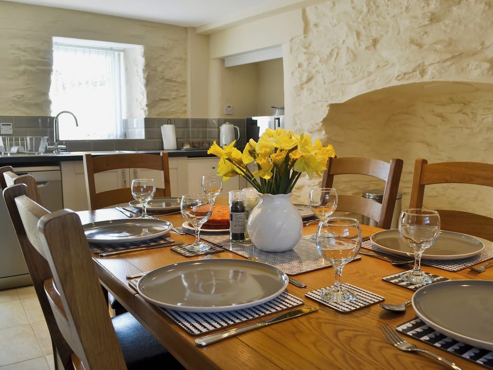 Large kitchen and dining area | Llain Gam, Llaneilian, near Amlwch