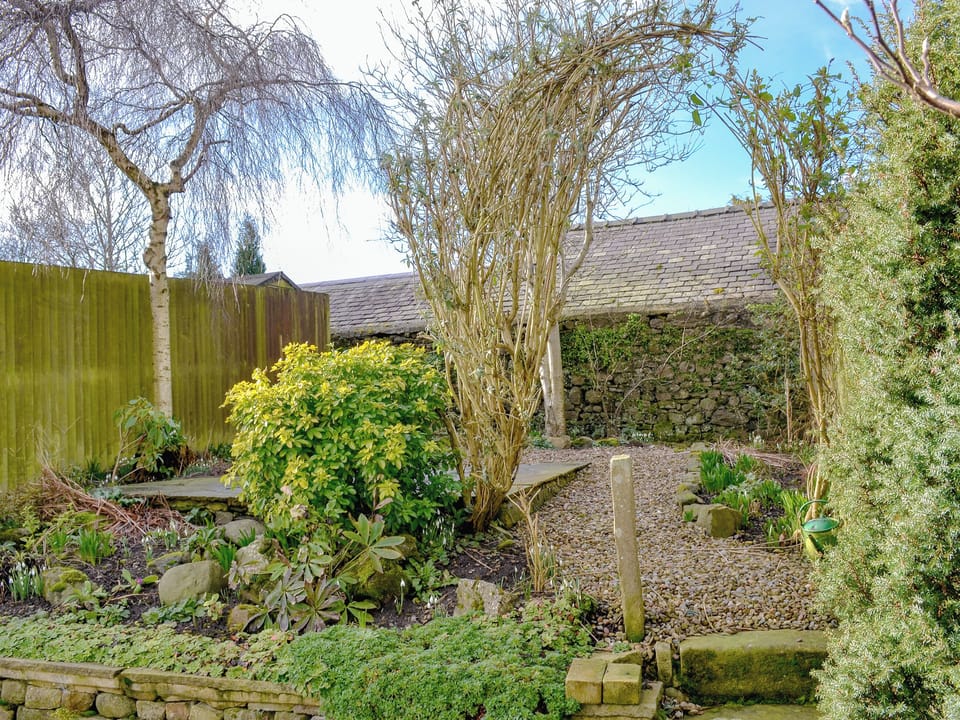 Charming garden area | Dick &rsquo;n&rsquo; Liddy&rsquo;s Cottage, Gargrave, near Skipton