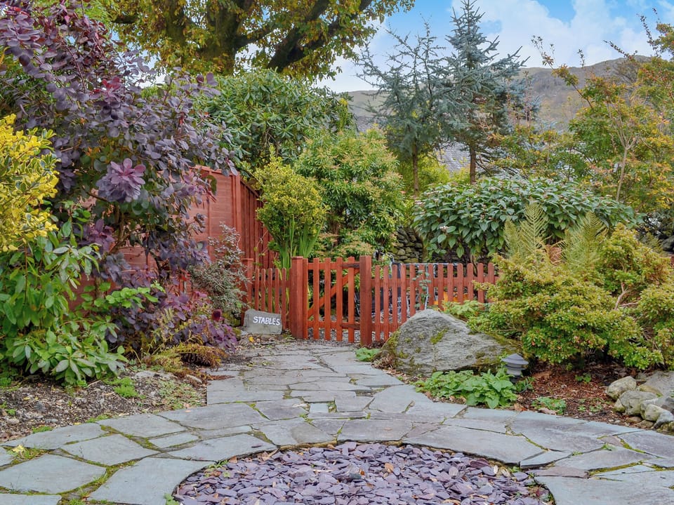 Charming garden and grounds | Coach House Grasmere - Grange End Cottages, Grasmere