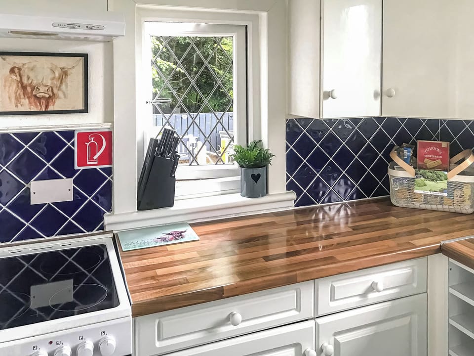 Kitchen | Harperfield Chalet, Lanark