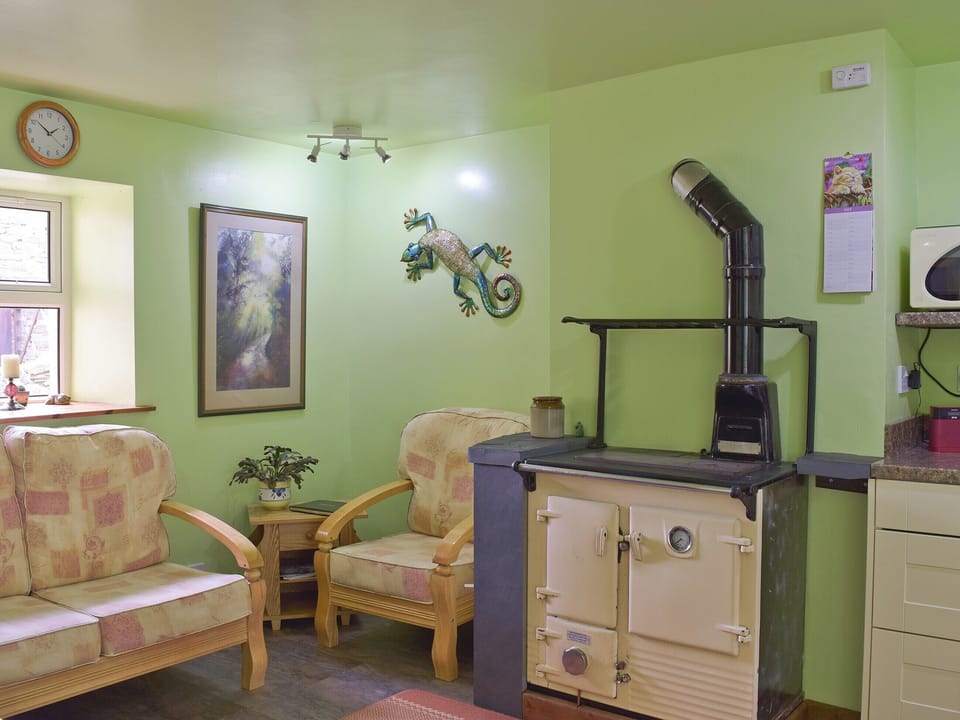 Kitchen with range cooker | Penmorgan, near Narberth