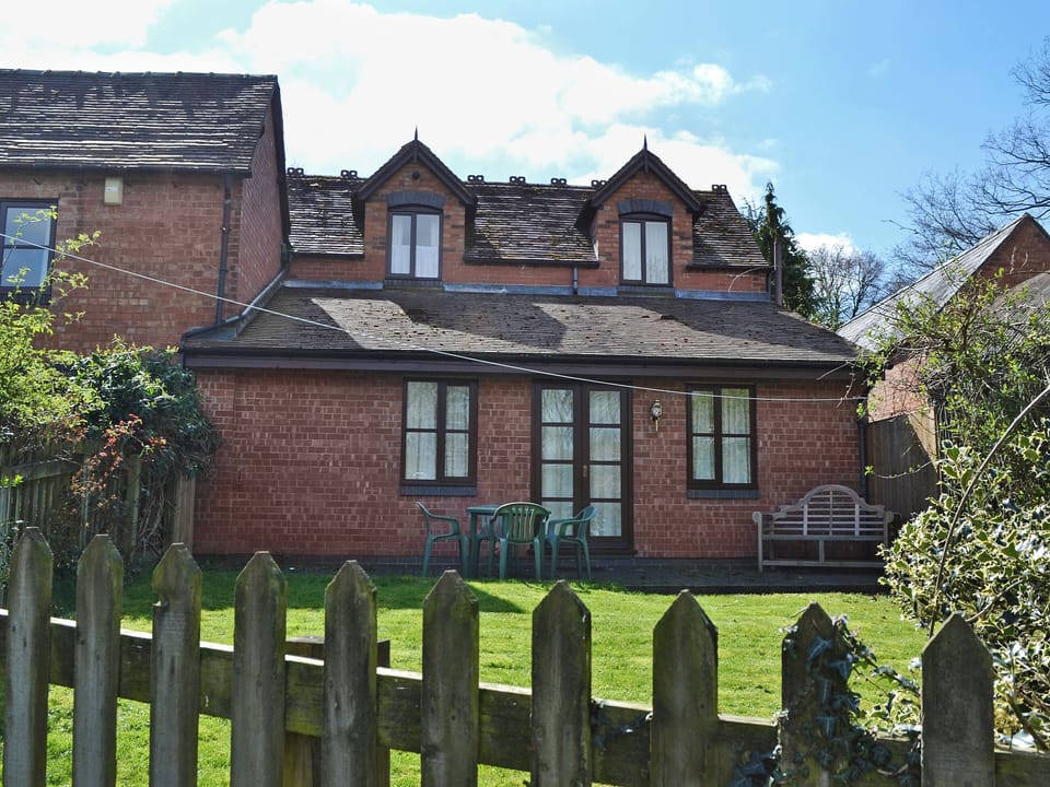 Former coach house | Strawberry Cottage - Goodmoor Cottages, Wyre Forest, near Bewdley