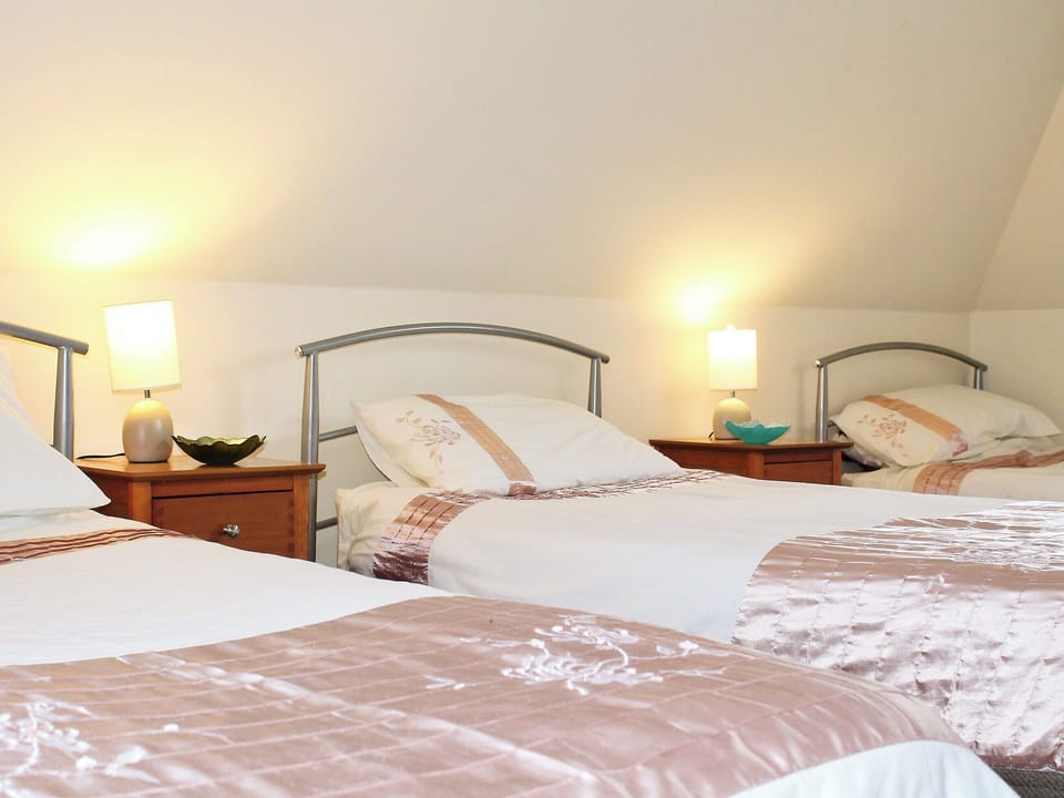 Triple bedroom | Swallow Cottage, Apse Wood, nr. Shanklin