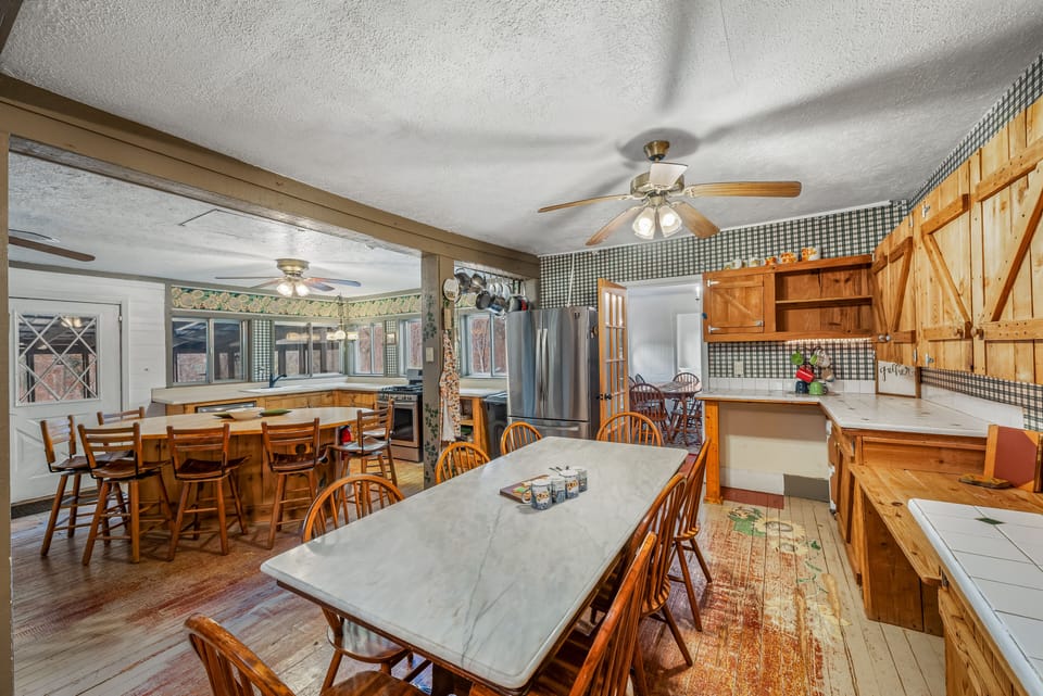 Farmhouse Kitchen. 
Seats 21