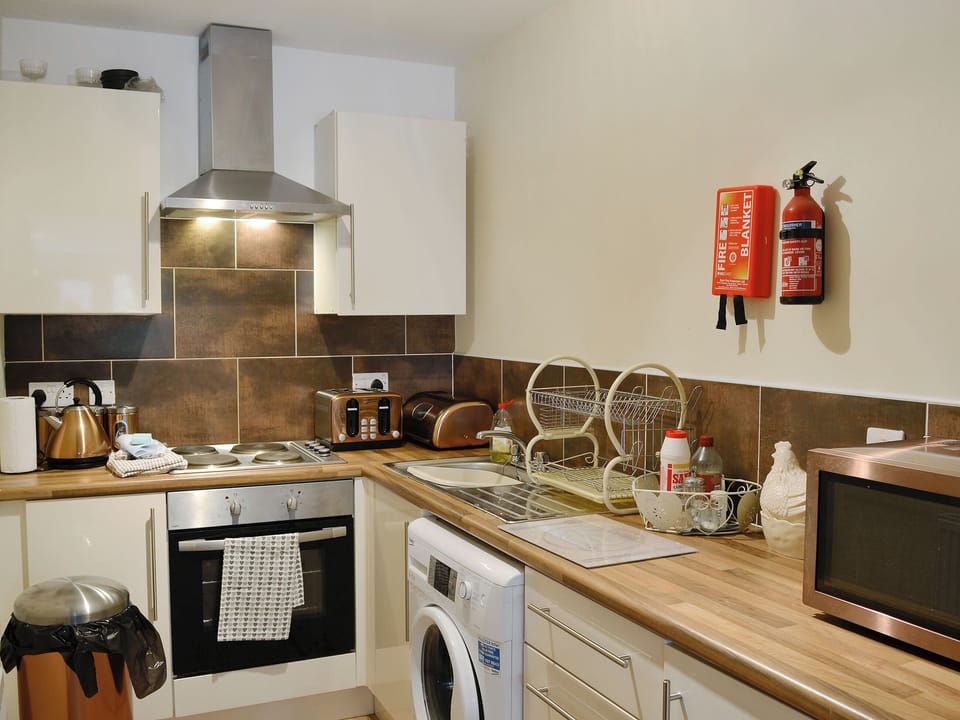 Well equipped kitchen | Llwyn Rhedyn, Blaenau Ffestiniog
