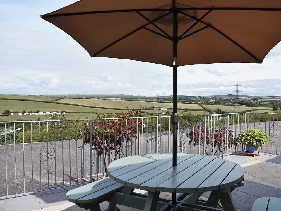 Sit and admire the extensive countryside views | Sunset Cottage - St Anne&rsquo;s Cottages, Chickerell, near Weymouth