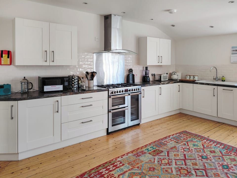 Double bedroom | Wissett Place Cottages - Dove Cottage, Halesworth