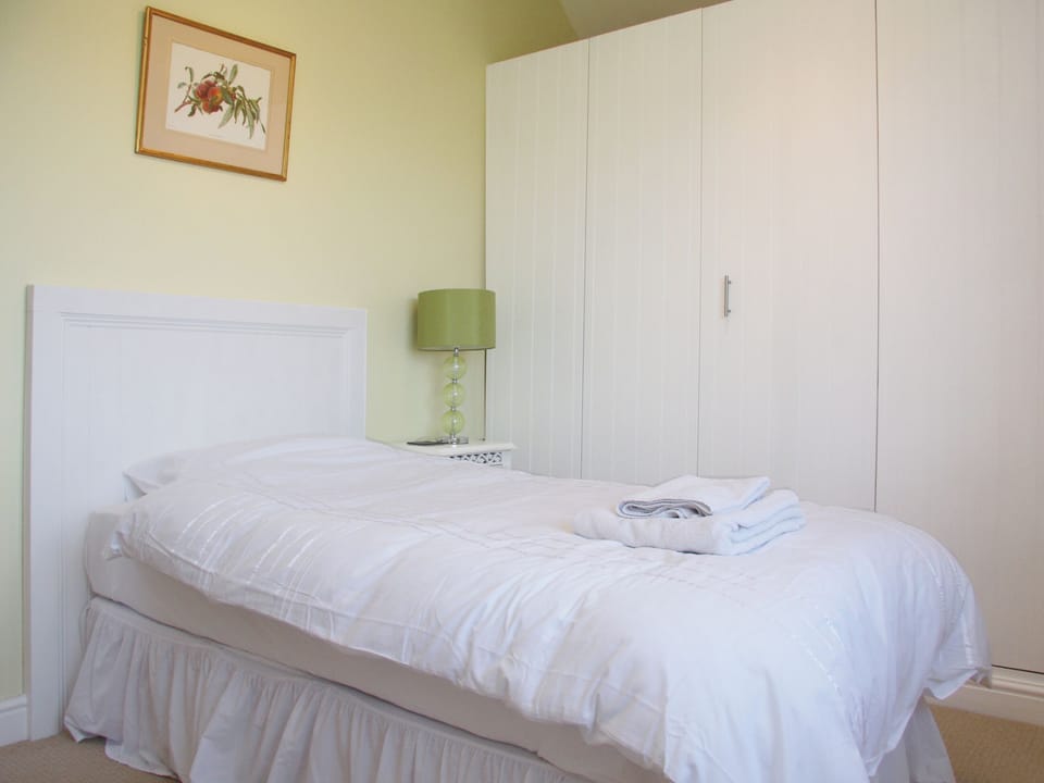 Twin bedroom | Valley Farm Cottages - Barn Owl Cottage, Sudbourne, nr. Orford