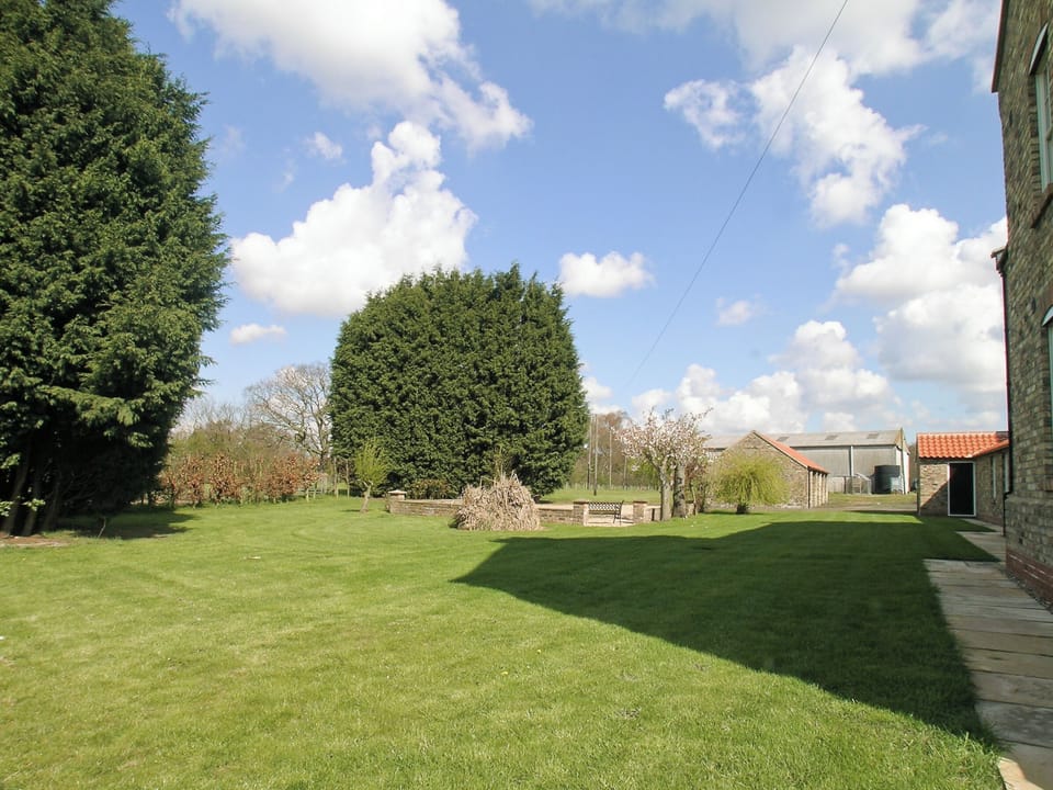 Garden and grounds | Rascal Wood, Holme-on-Spalding Moor, nr. Market Weighton