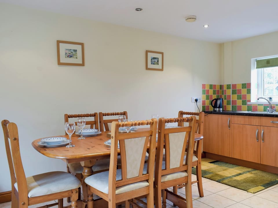 Kitchen and dining area | West Boundary Farm Cottage - West Boundary Farm Cottage 2 - West Boundary Farm Cottages, Pilling, near Preesall