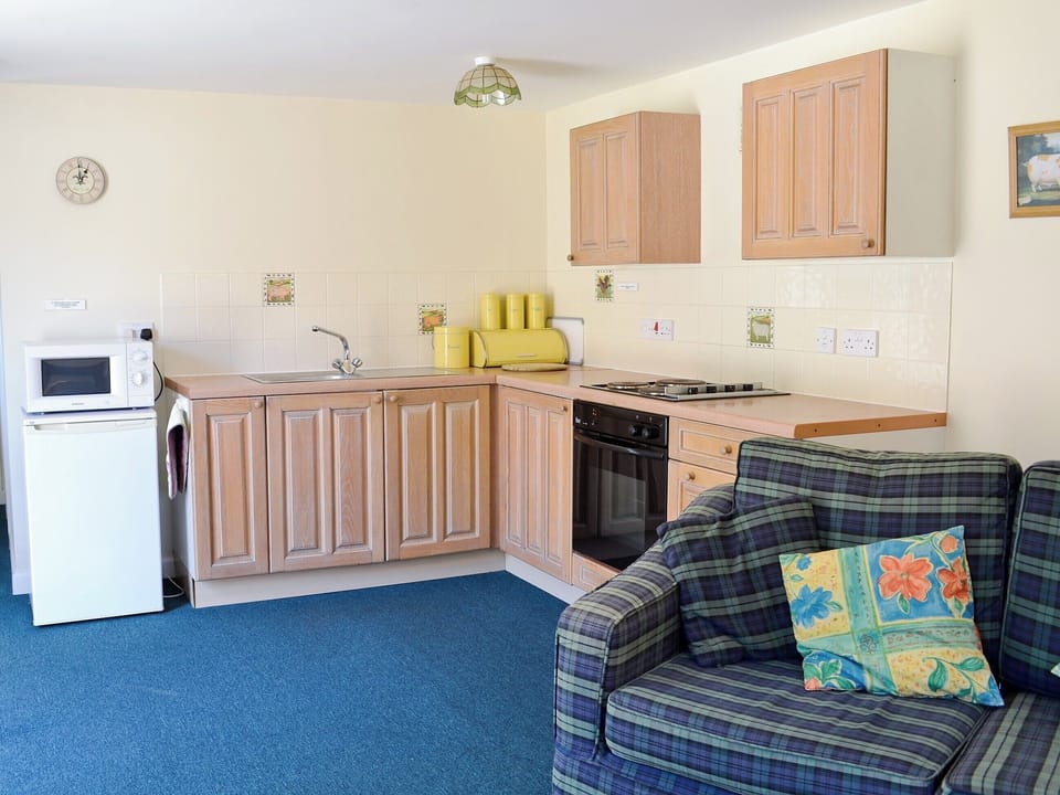 Open plan living/dining room/kitchen | Pig Sty Cottage, West Milton