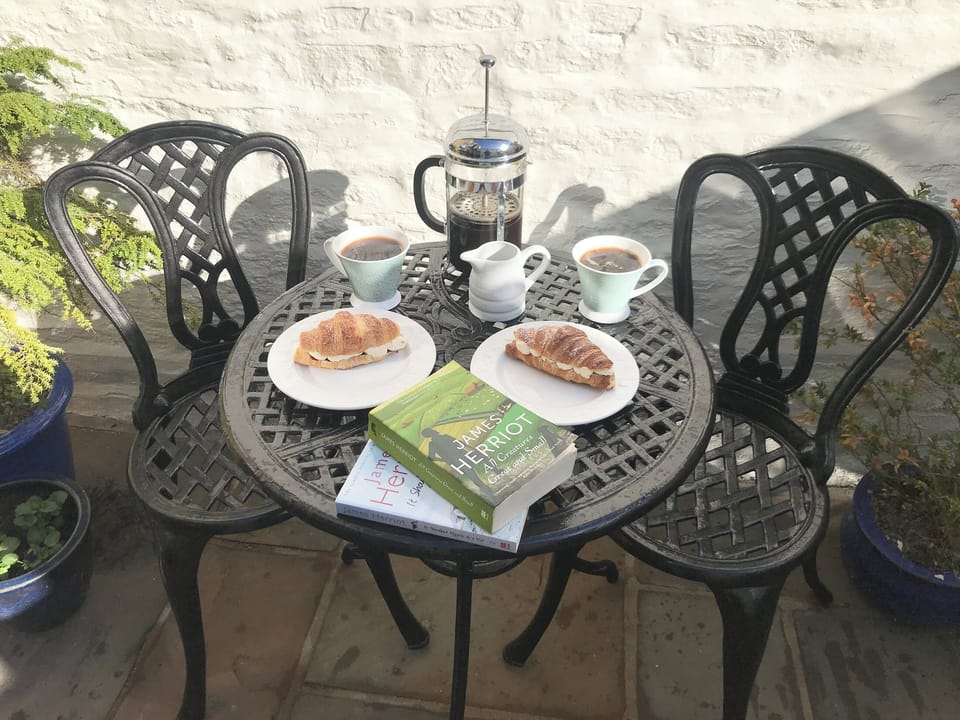 Sitting-out-area | Ivy Cottage, Skipton