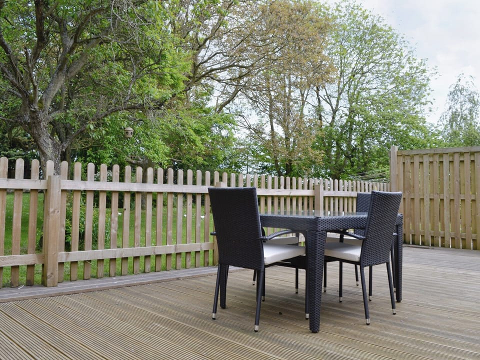 Sitting-out-area | Dove Cottage, Ampney Crucis, nr. Cirencester