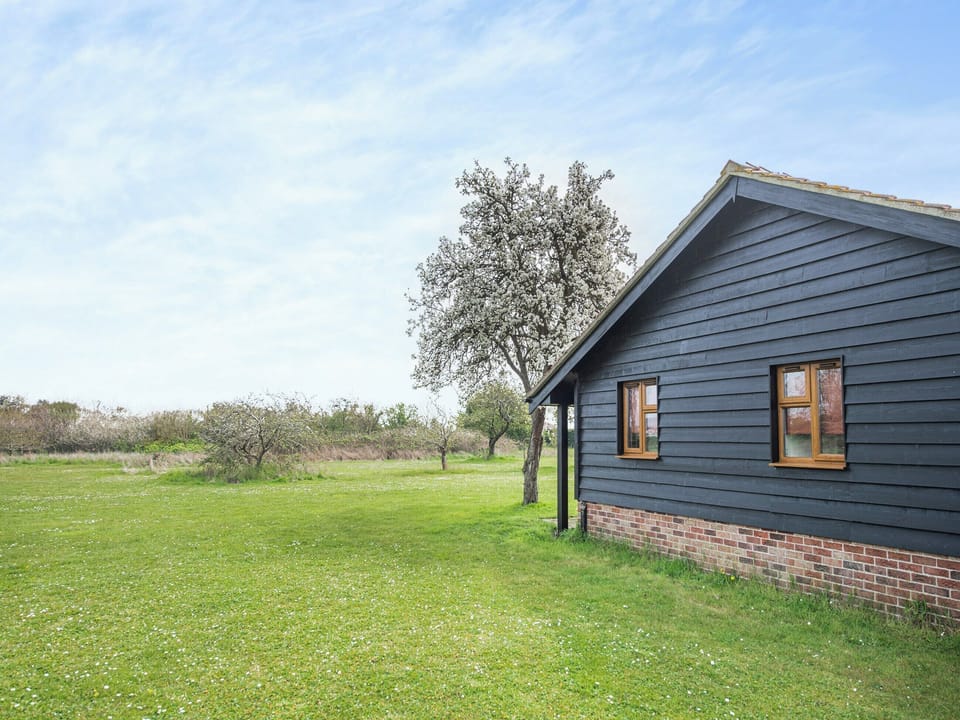 Exterior | Meadow View Cottage - Linley Farm Cottages, St Osyth