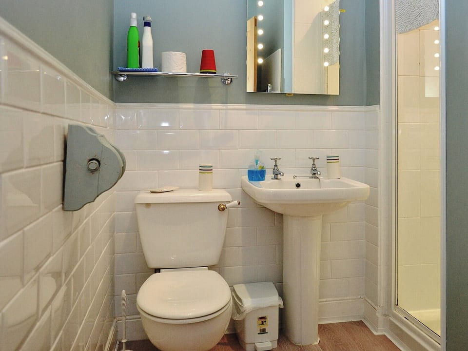 Bathroom | Gable Cottage, Keswick