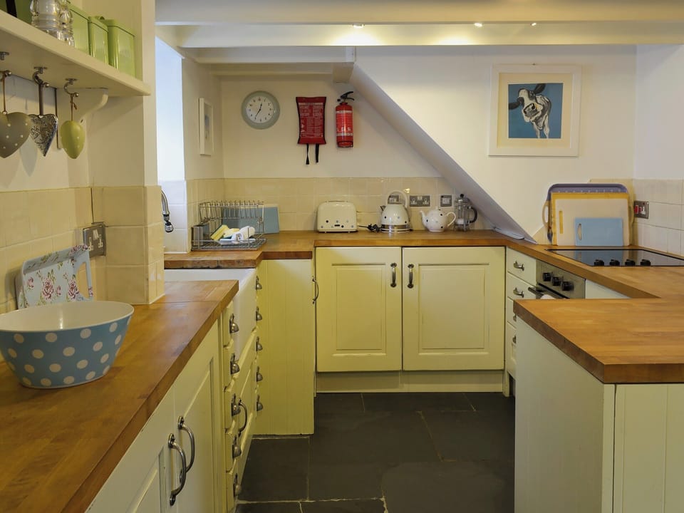 Kitchen | Gumburnville, Helstone, Camelford