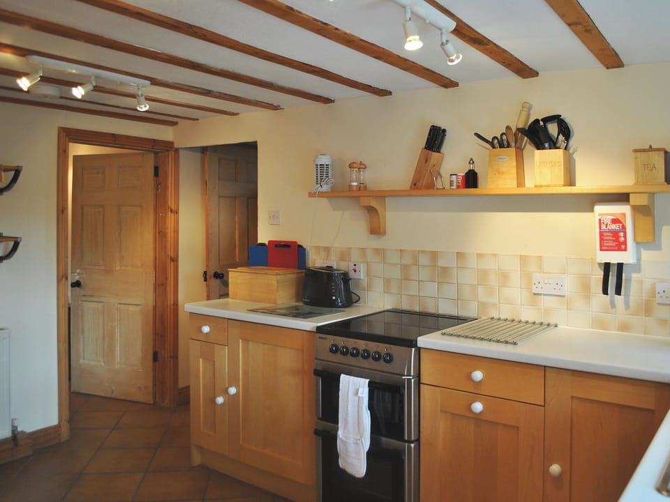 Kitchen | West End Farm Cottages - Gunluck Cottage, Brompton by Sawdon