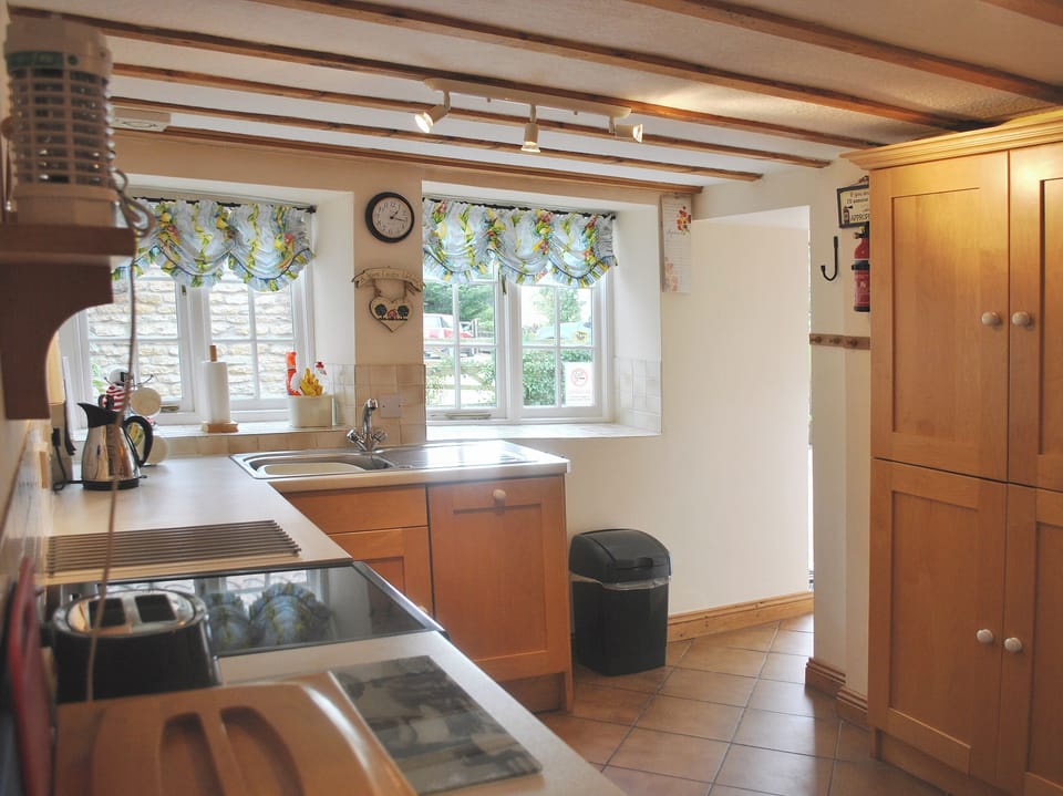 Kitchen | West End Farm Cottages - Gunluck Cottage, Brompton by Sawdon