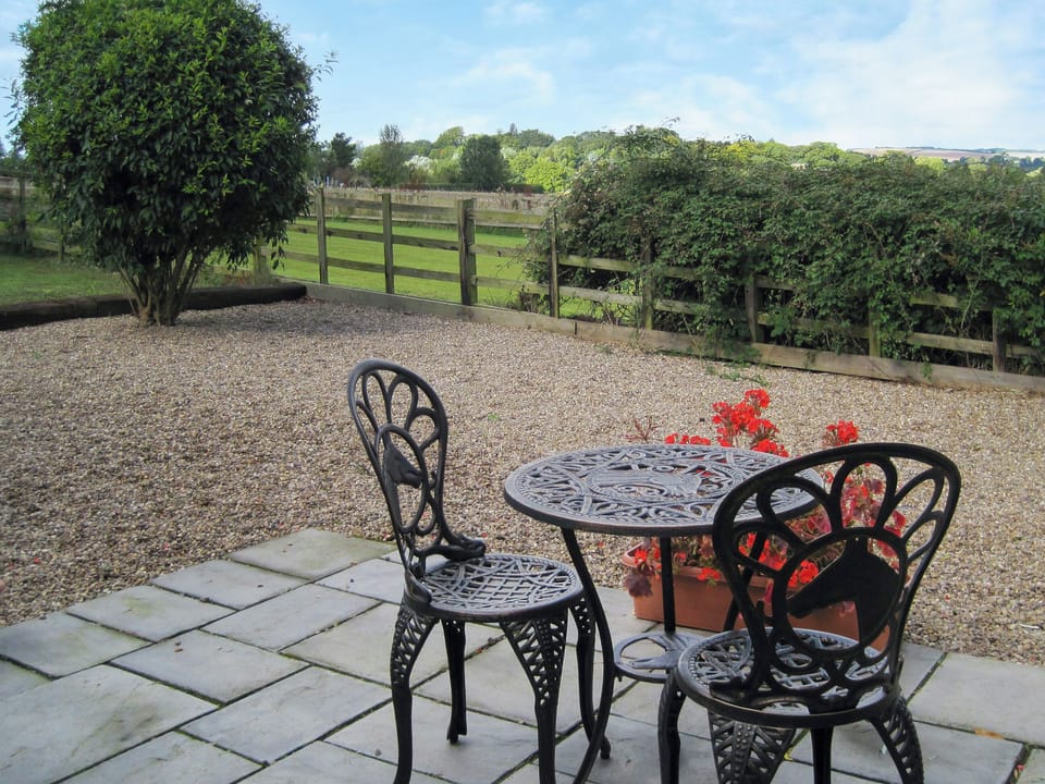 Sitting-out-area | Bentinck - Tathwell Lodge, Little Tathwell, near Louth