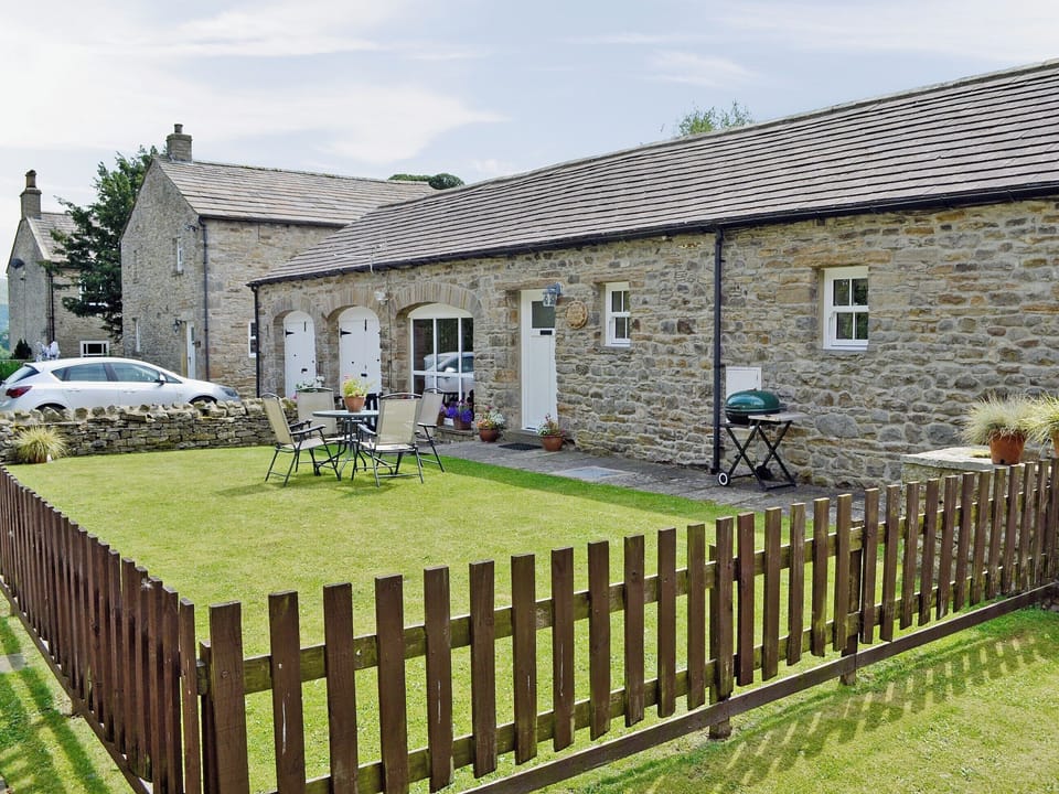 Exterior | Manor Farm Cottage, Carperby near Leyburn