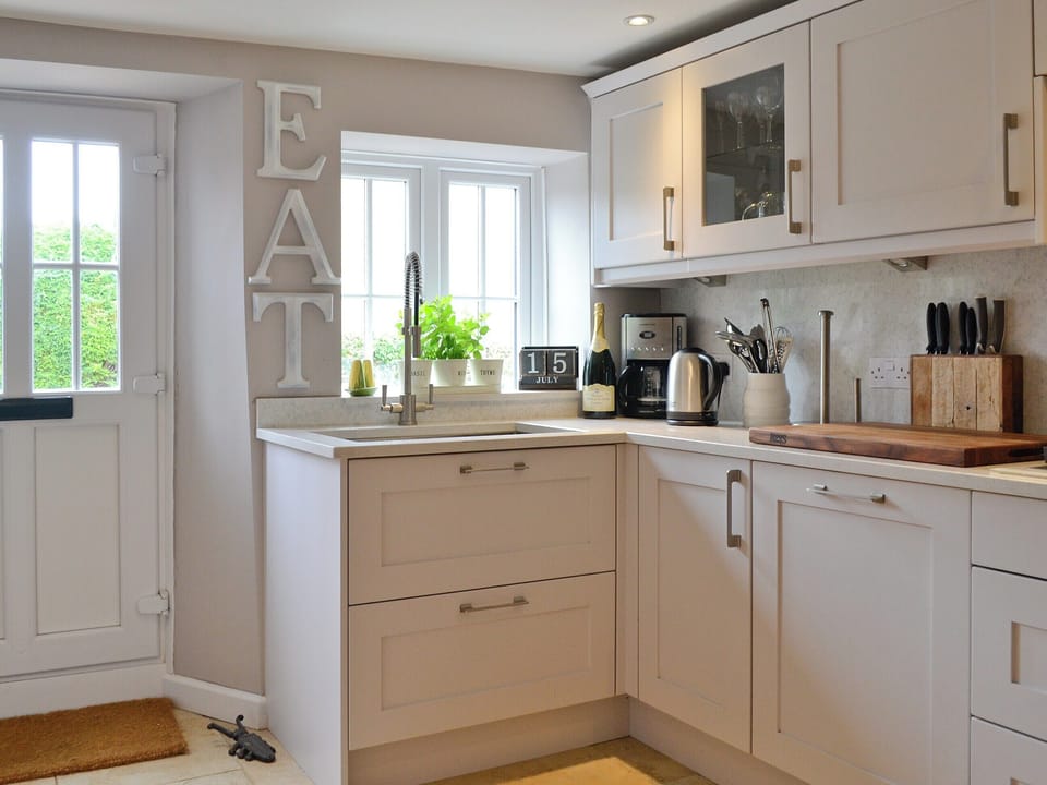 Kitchen | Weavers Cottage, Stow-on-the-Wold