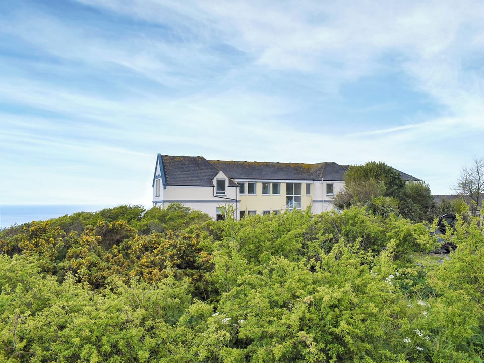 Setting | Spindrift, Coverack, near Helston