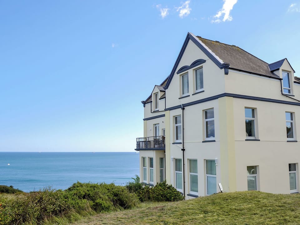 Wonderful holiday accommodation in a fantastic location | Spindrift, Coverack, near Helston