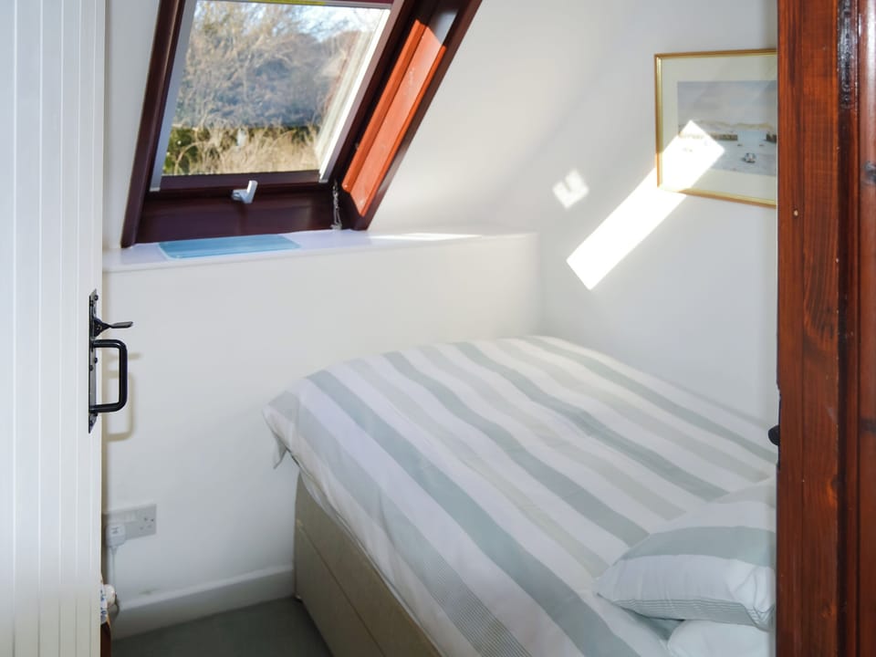 Small single bedroom | Bergerac Cottage - Coppers Cottages, Lyme Regis
