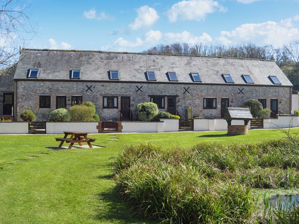 Outstanding holiday homes and gardens | Bergerac Cottage - Coppers Cottages, Lyme Regis