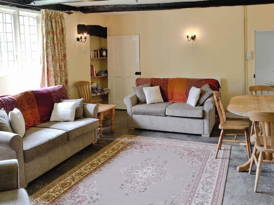 Twin bedroom | Churchill Cottage - Round Chimneys Farm, Glanvilles Wootton, near Sherborne
