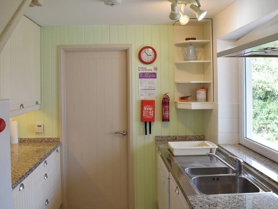 Kitchen | Lo-Tide - The Tides, Elmer, Middleton-on-Sea