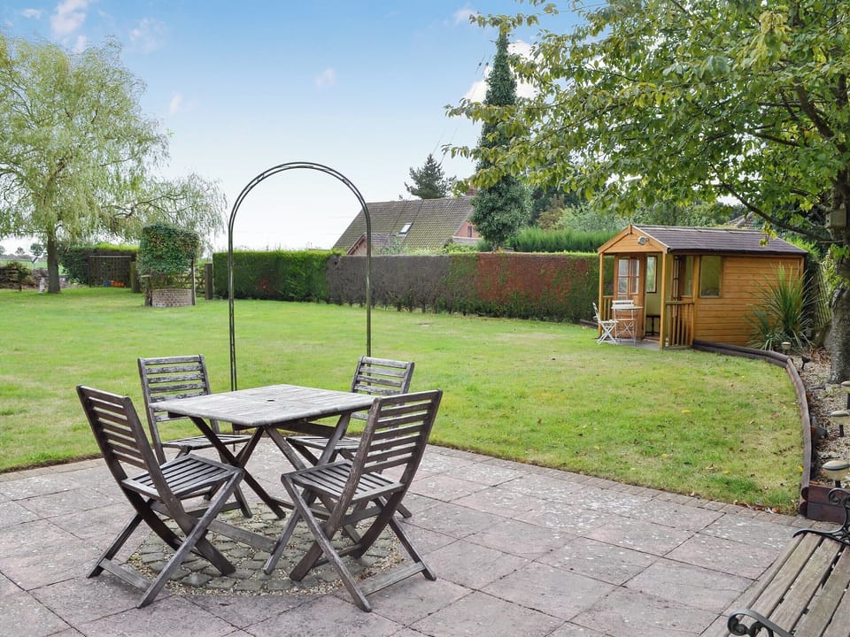 Sitting out area within large lawned garden | The Mount, Polstead