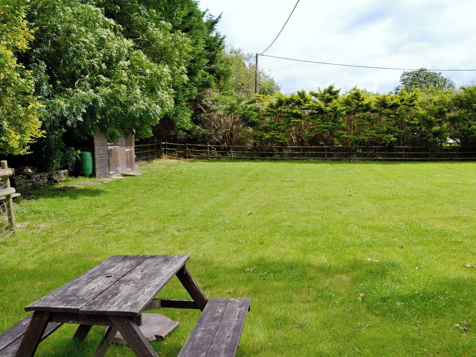 Large, spacious paddock | Y Bwthyn, Bala
