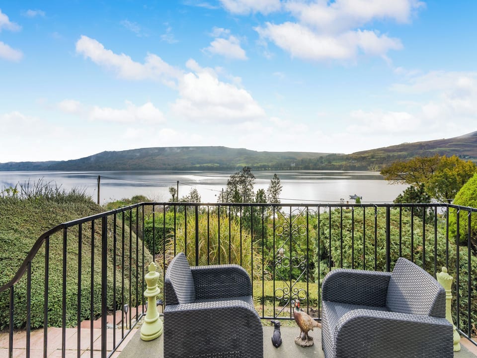 Sitting-out-area | Lochside View, Lochearnhead