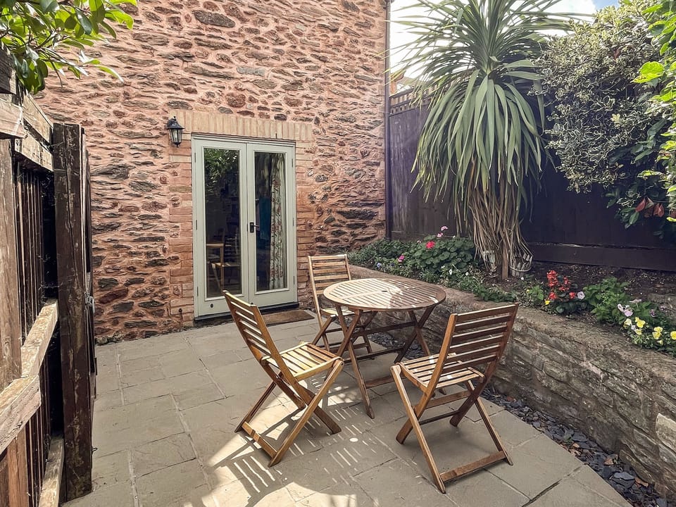 Garden | Dragonfly 2 - Dragonfly Barn, North Newton