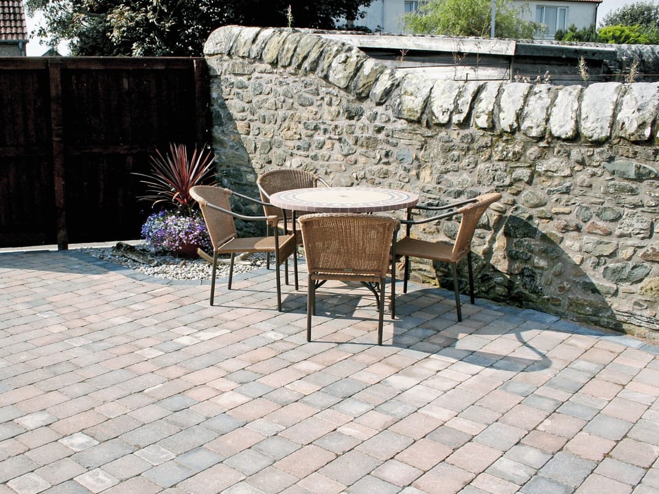 Sitting-out-area | Castle Cottages - Castle Smiddy, Ceres, nr. St Andrews