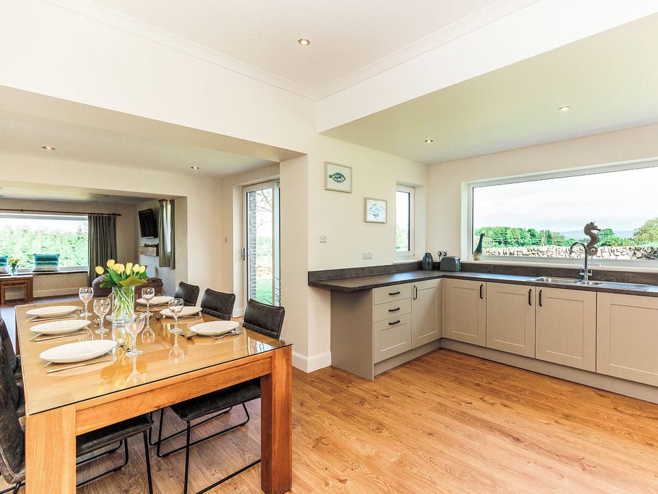 Kitchen/diner | High Kirkland Holiday Cottages: Robin&rsquo;s Nest - High Kirkland Holiday Cottages, Kirkcudbright
