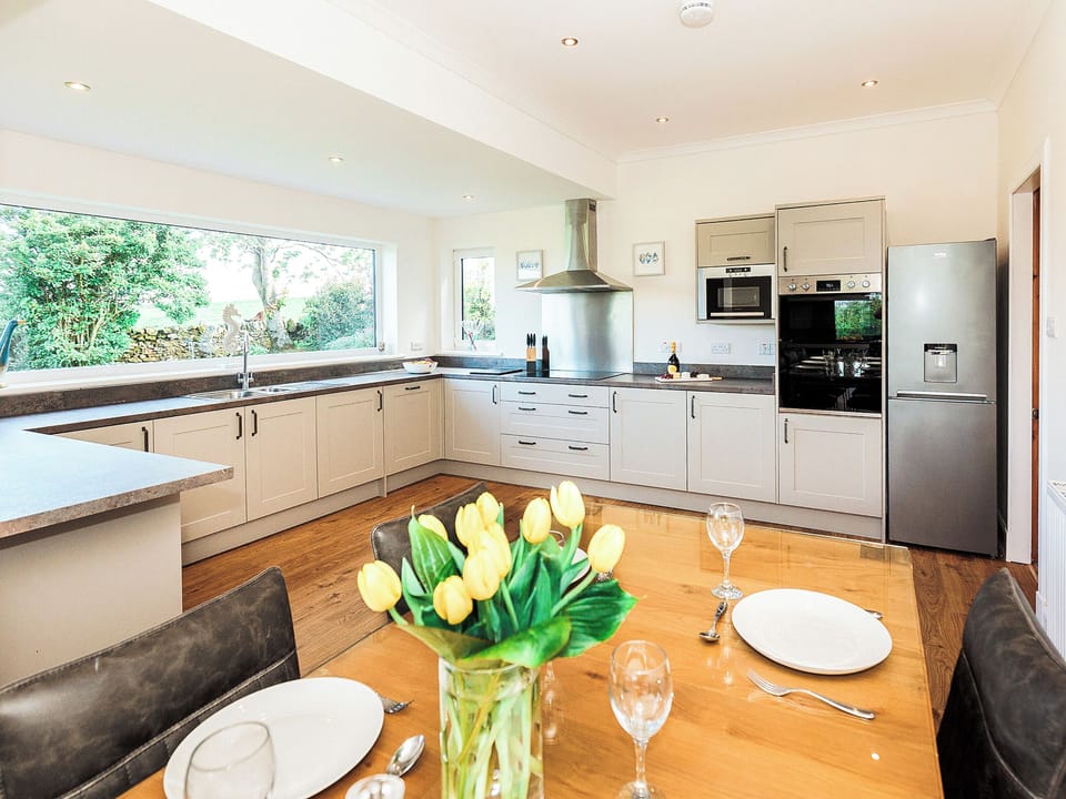 Kitchen/diner | High Kirkland Holiday Cottages: Robin&rsquo;s Nest - High Kirkland Holiday Cottages, Kirkcudbright