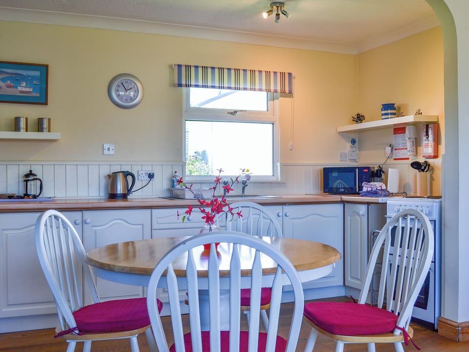 Open plan living space | Treyarnon - Treginegar Cottages, St Merryn, near Padstow