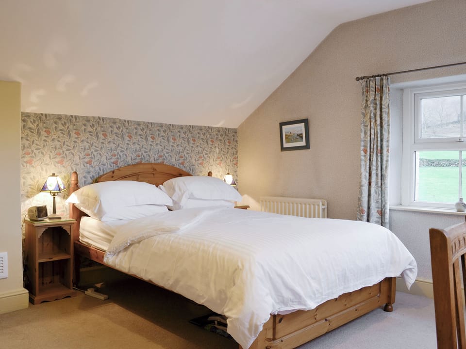 Relaxing double bedroom | Brasscam, Seatoller