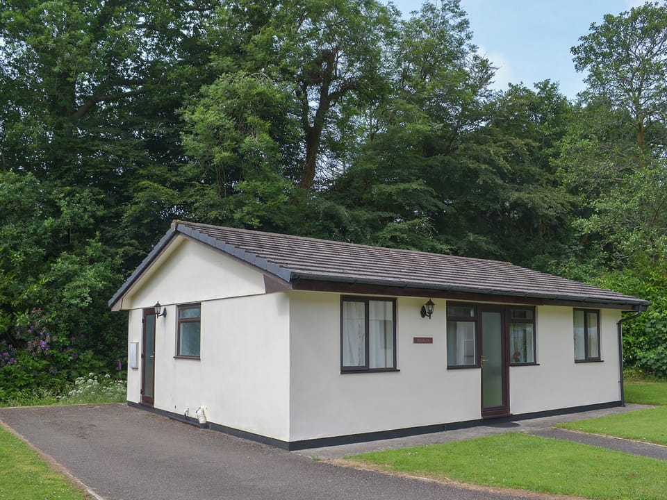 Delightful holiday cottage in sunny Cornwall | Heligan - Rosecraddoc Holiday Village, Liskeard