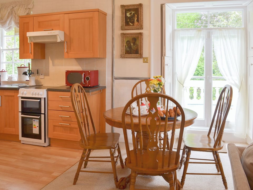 Light and airy open plan dining kitchen and living area | Caradon Apartment - Rosecraddoc Manor, Liskeard