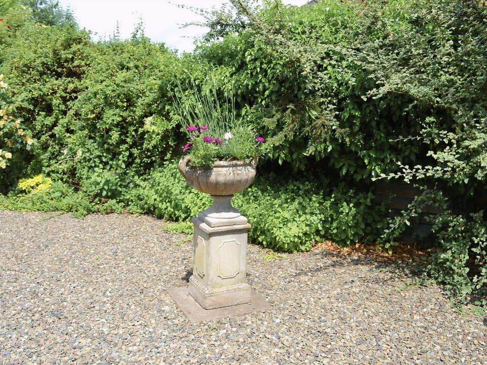 Garden and grounds | Berrington House - East Apartment, Tenbury Wells