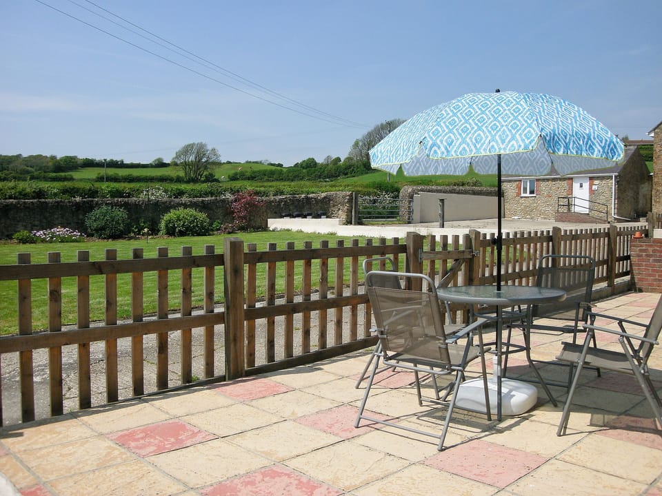 Manor Court Cottages - Woodpecker, Shipton Gorge