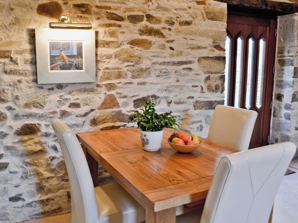 Open plan living/dining room/kitchen | Pendewey Farm Cottages - Penno Cottage, Bodmin