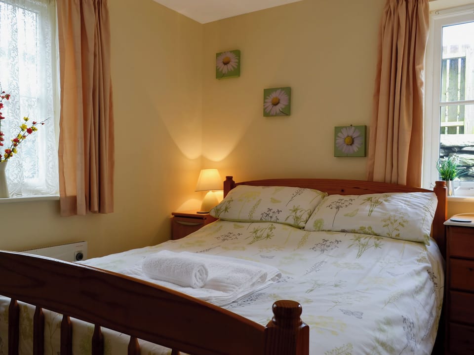 Comfortable double bedroom | Hen Ysgubor - Bwlchgwyn Equestrian Holidays, Arthog, near Fairbourne