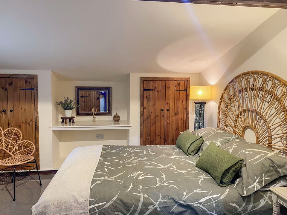 Double bedroom | Chestnut Cottage - The Cottages, Hawley, near Dartford