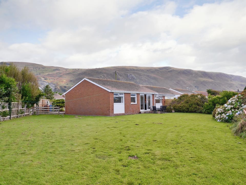 Garden | Fairlawns, Fairbourne