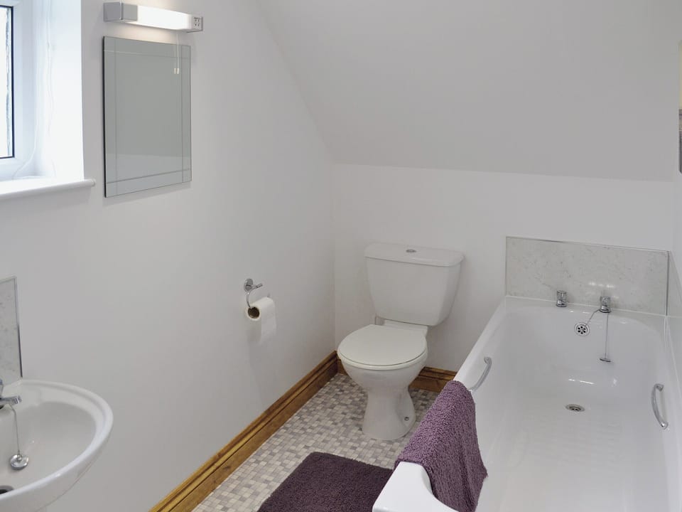 Bathroom | The Old Coach House, St Austell