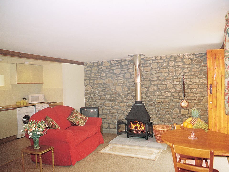 Challey&rsquo;s Cottage open plan sitting/dining room | Challey?s Cottage, Winscombe